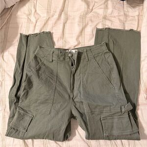 Hollister Men's Green Cargo Pants